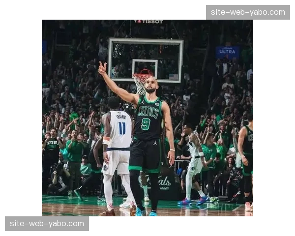 凯尔特人怀特外线防守，限制马克西突破成战术重点